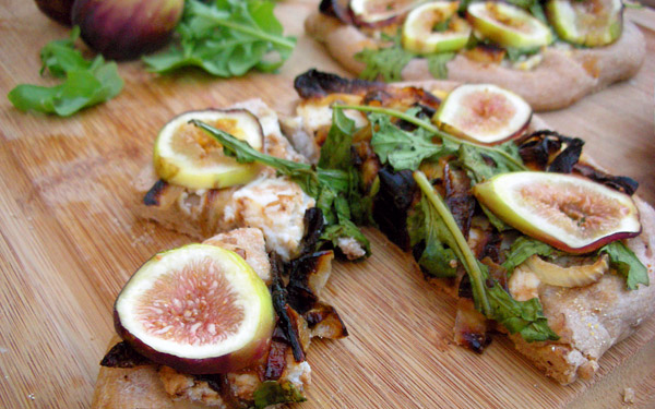 caramelized onion and fig pizzas