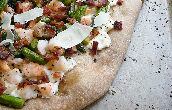 ShrimpBaconAsparagusPizza-8